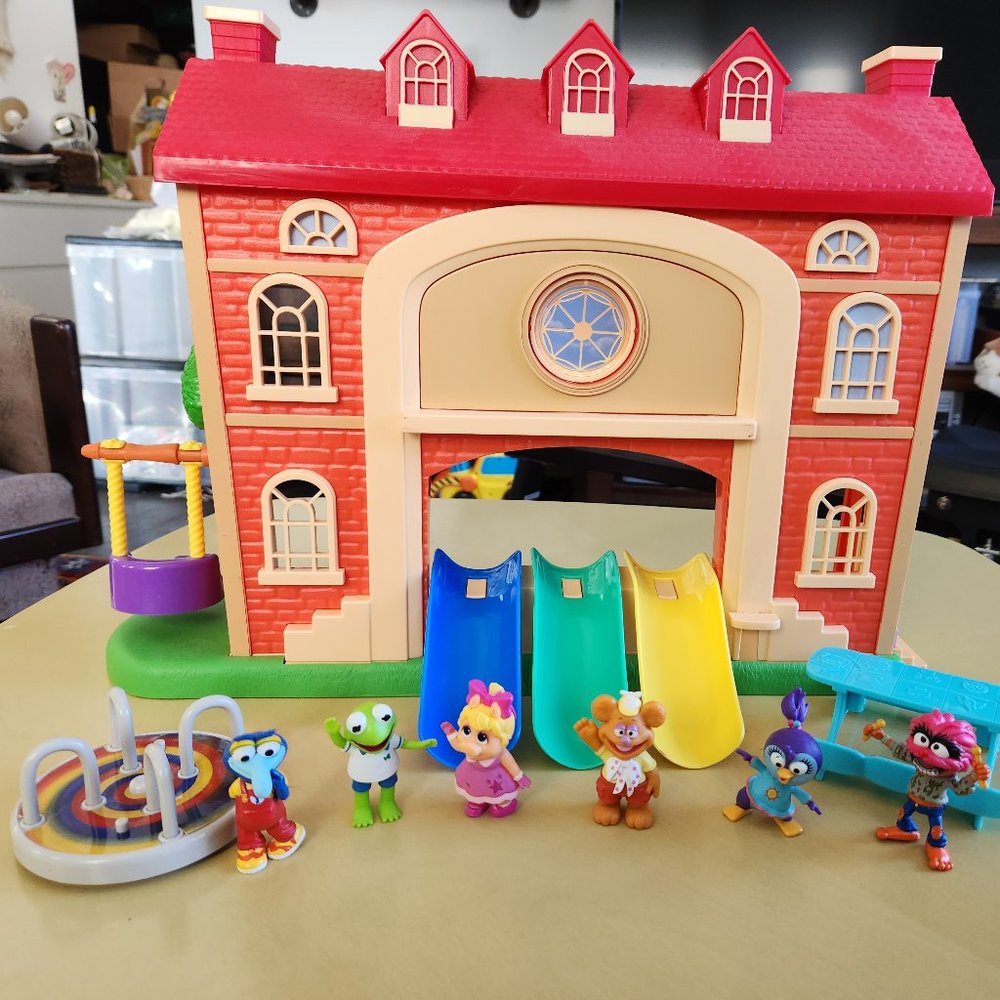 Muppet Babies Playhouse and extra characters